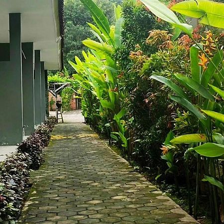 Oyo 2864 Mangsit Garden Homestay Εξωτερικό φωτογραφία